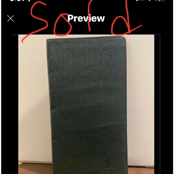 SOLDAuthentic Louis Vuitton Taiga Checkbook Holder - Picture 2 of 12